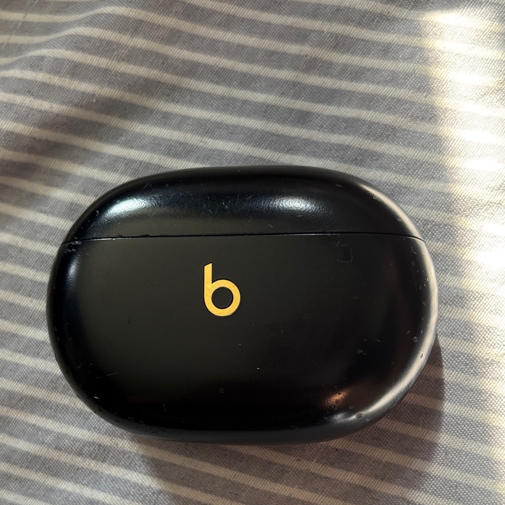 Beats By Dre Black And Gold Earbuds Case